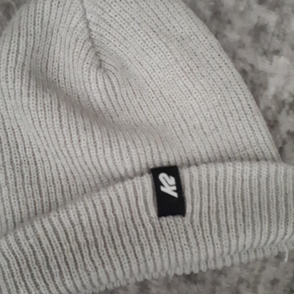 Toques & Gloves - Picture 4 of 6